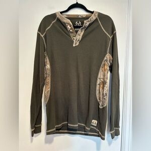 Realtree Buckhorn Top Sz:M long sleeve thermal henley Waffleknit camouflage trim
